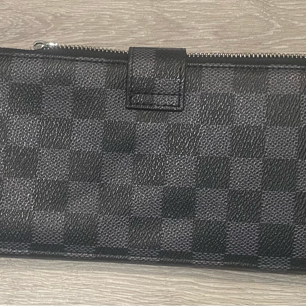Checkered Wallet - Picture 2 of 3